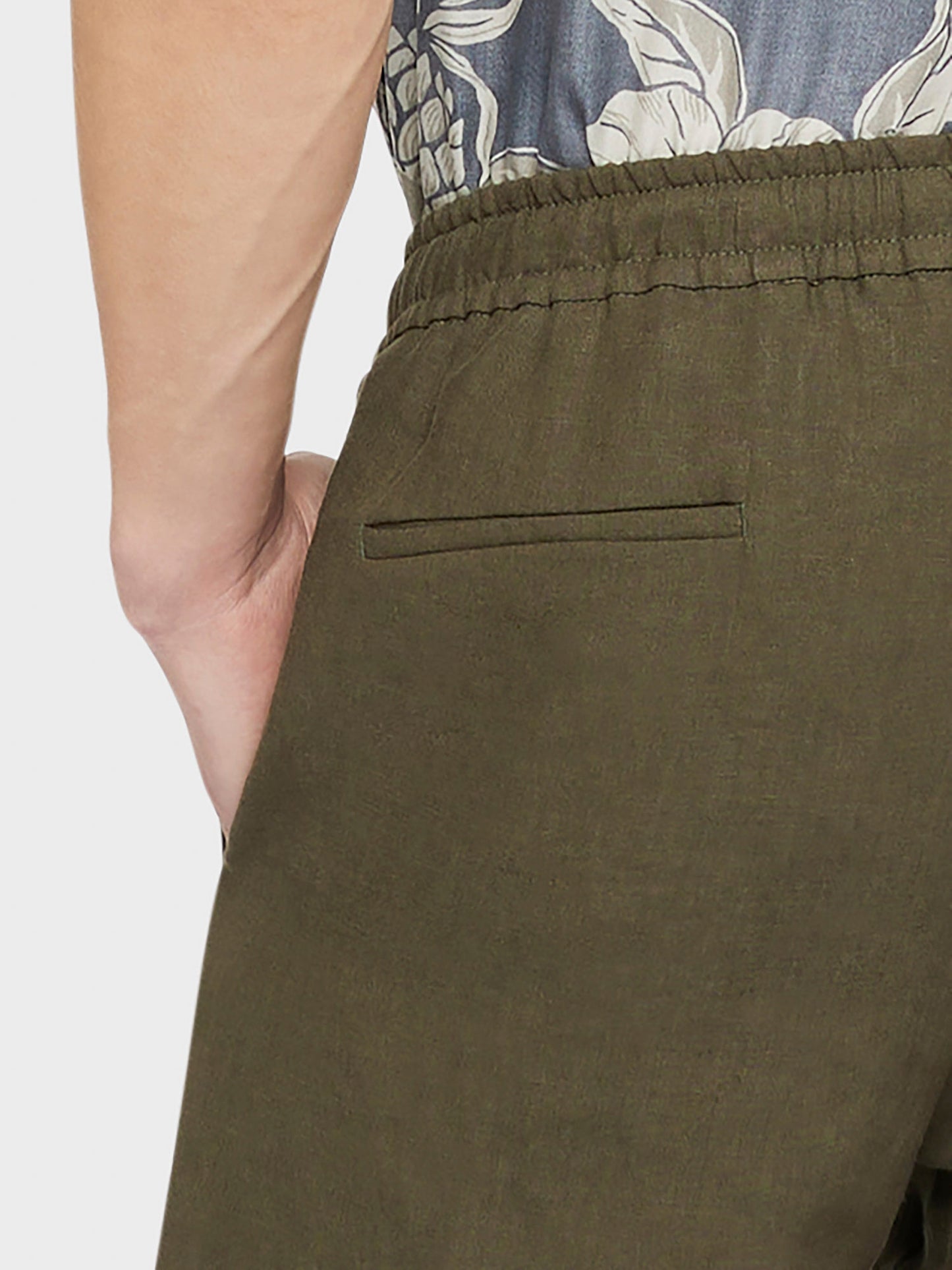 Caruso Menswear Abbigliamento Uomo Pantaloni estivi in lino verde militare dettaglio