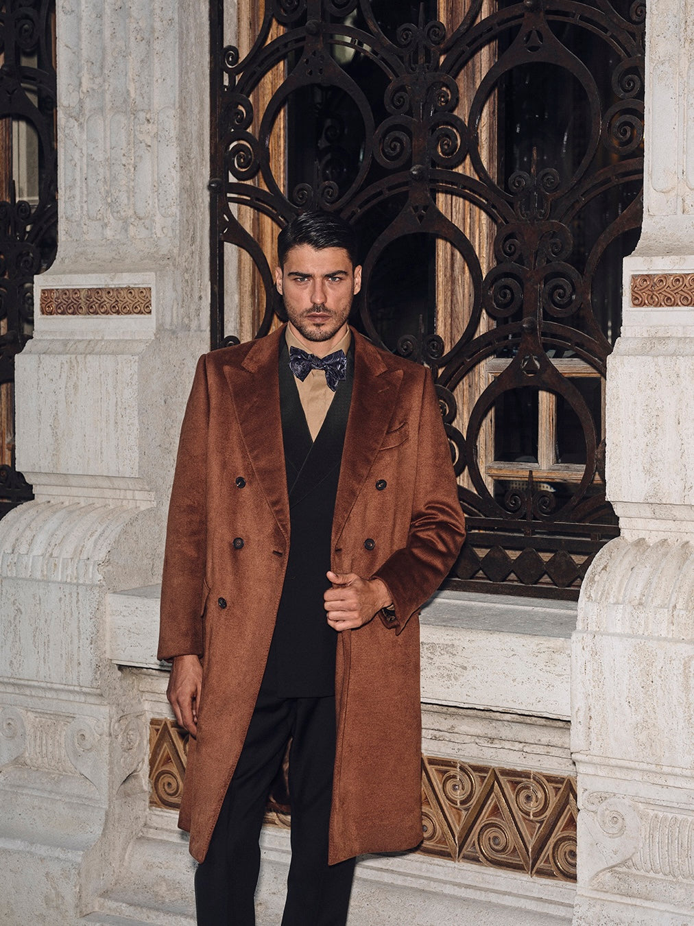 Norma double-breasted coat in brown silk