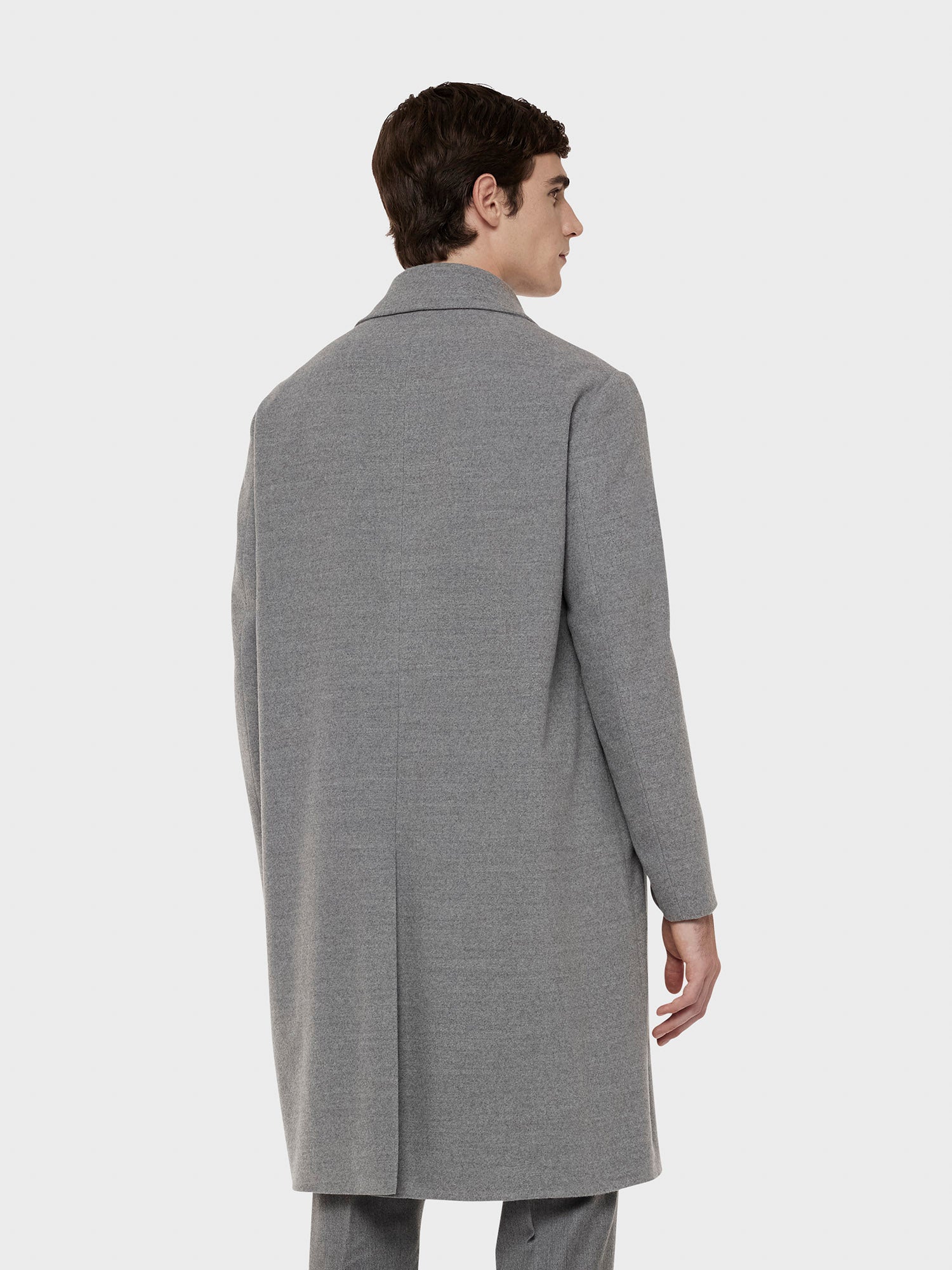 Caruso Menswear Abbigliamento Uomo Cappotto traviata in lana "Nuage" 180's grigio chiaro indossato back