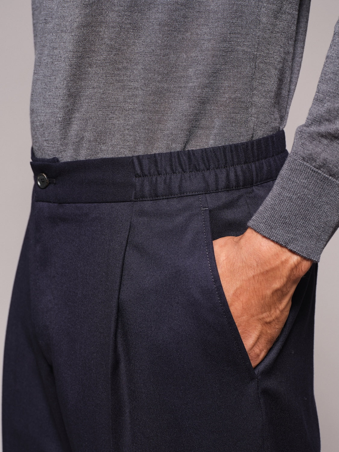 Pantalone jogger fit in flanella di lana blu