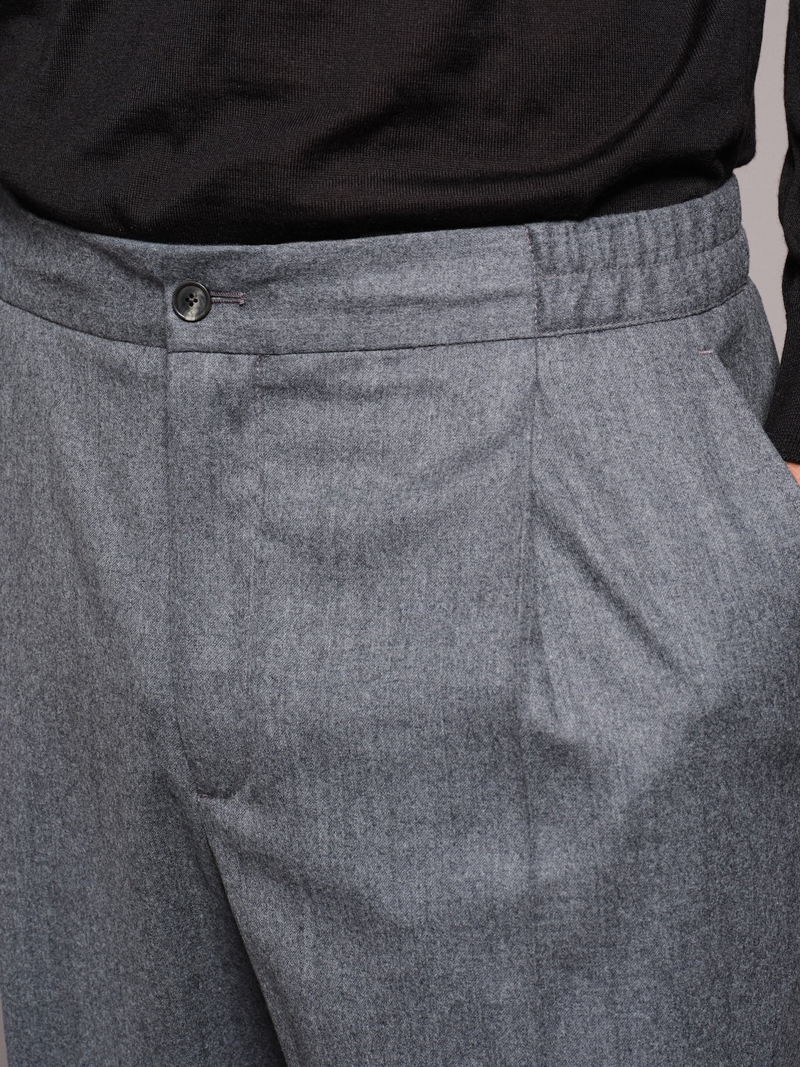 Pantalone jogger fit in flanella di lana grigio