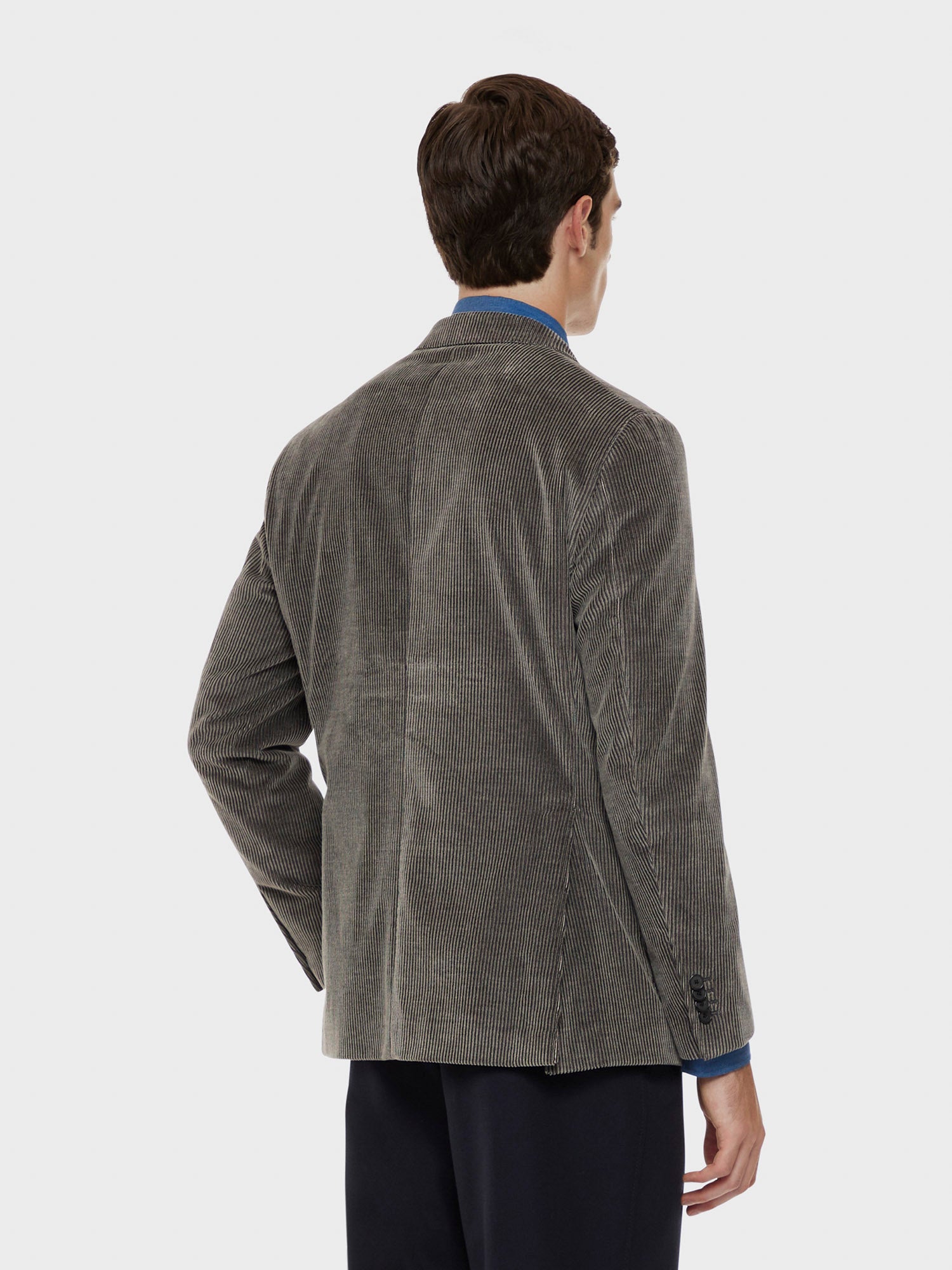 Caruso Menswear Abbigliamento Uomo Giacca aida in velluto a coste di cotone e cashmere grigia indossato back