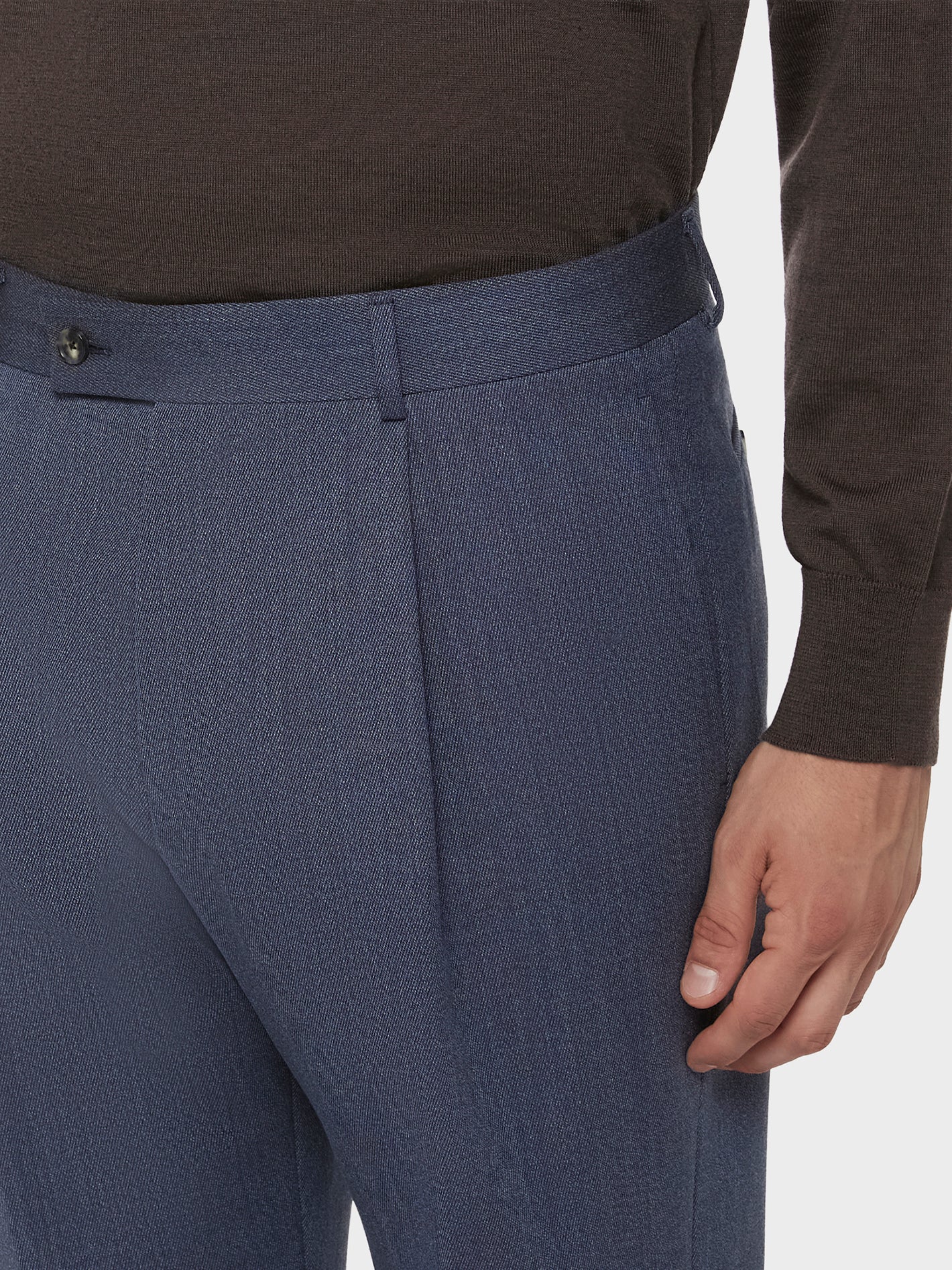 Caruso Menswear Abbigliamento Uomo Pantaloni Pantalone carrot fit in lana cover blu look 5