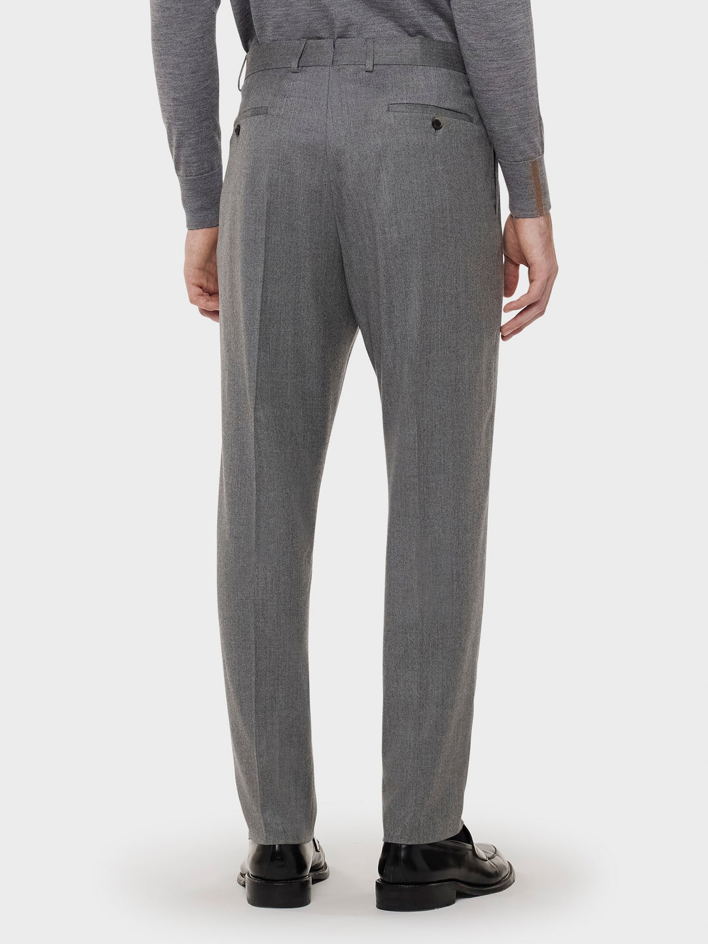 Caruso Menswear Abbigliamento Uomo Pantalone in lana "Nuage" e seta grigio indossato back