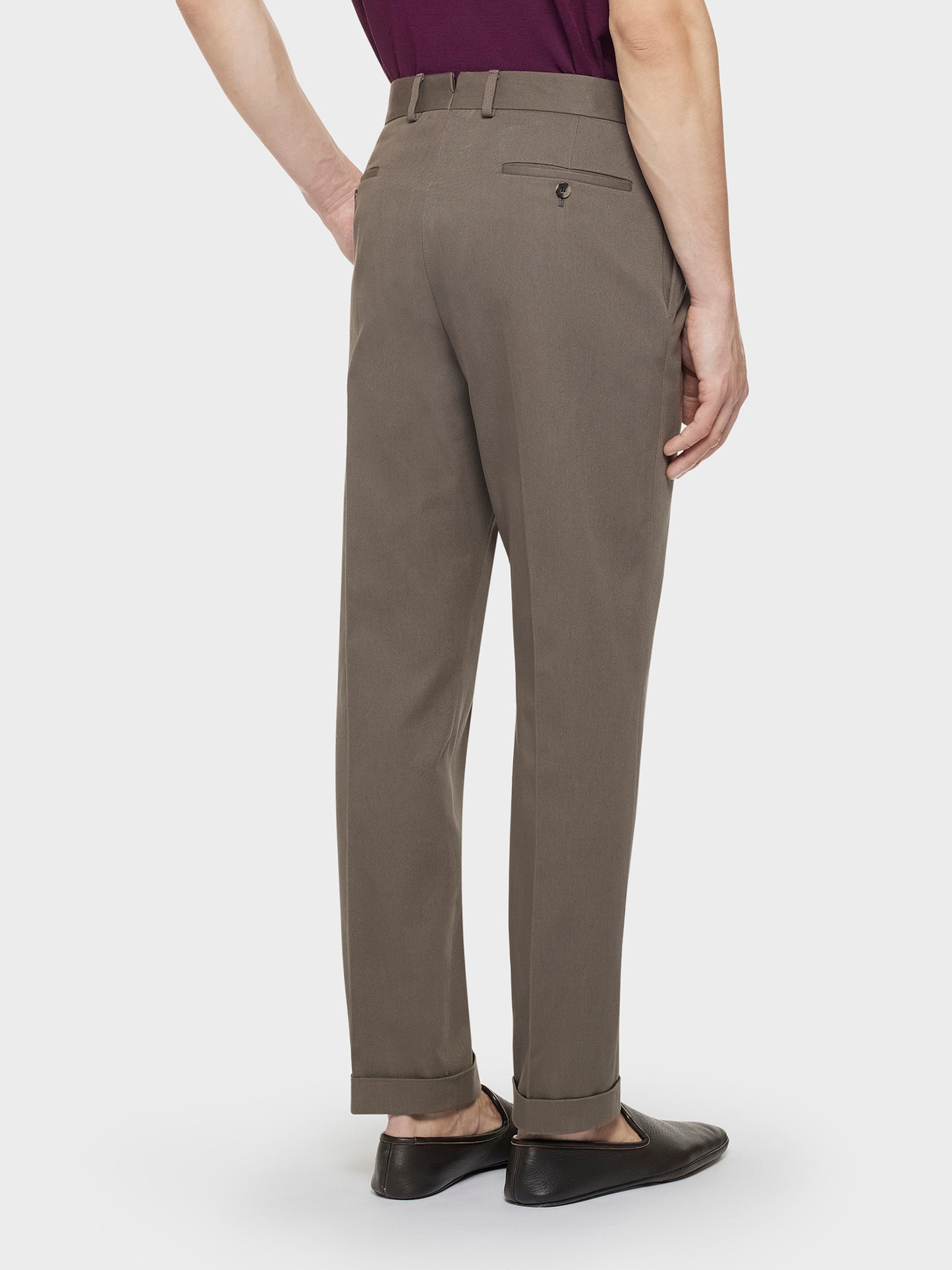 Pantalone carrot-fit in cotone marrone