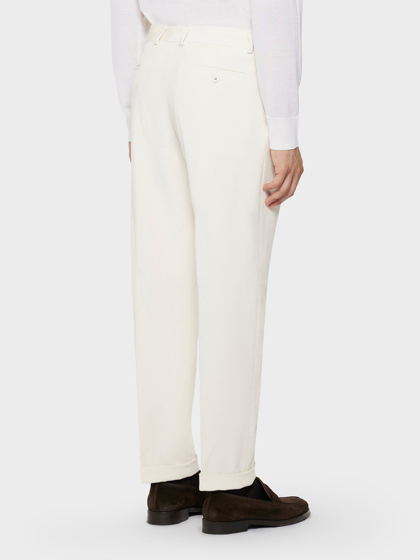 Caruso Menswear Abbigliamento Uomo Pantaloni Pantalone carrot fit in velluto di cotone a coste bianco look 4