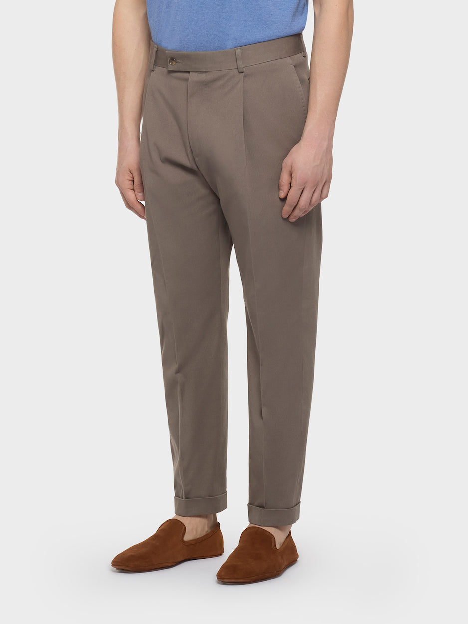 Carrot Fit Trousers in Wool Flannel Beige
