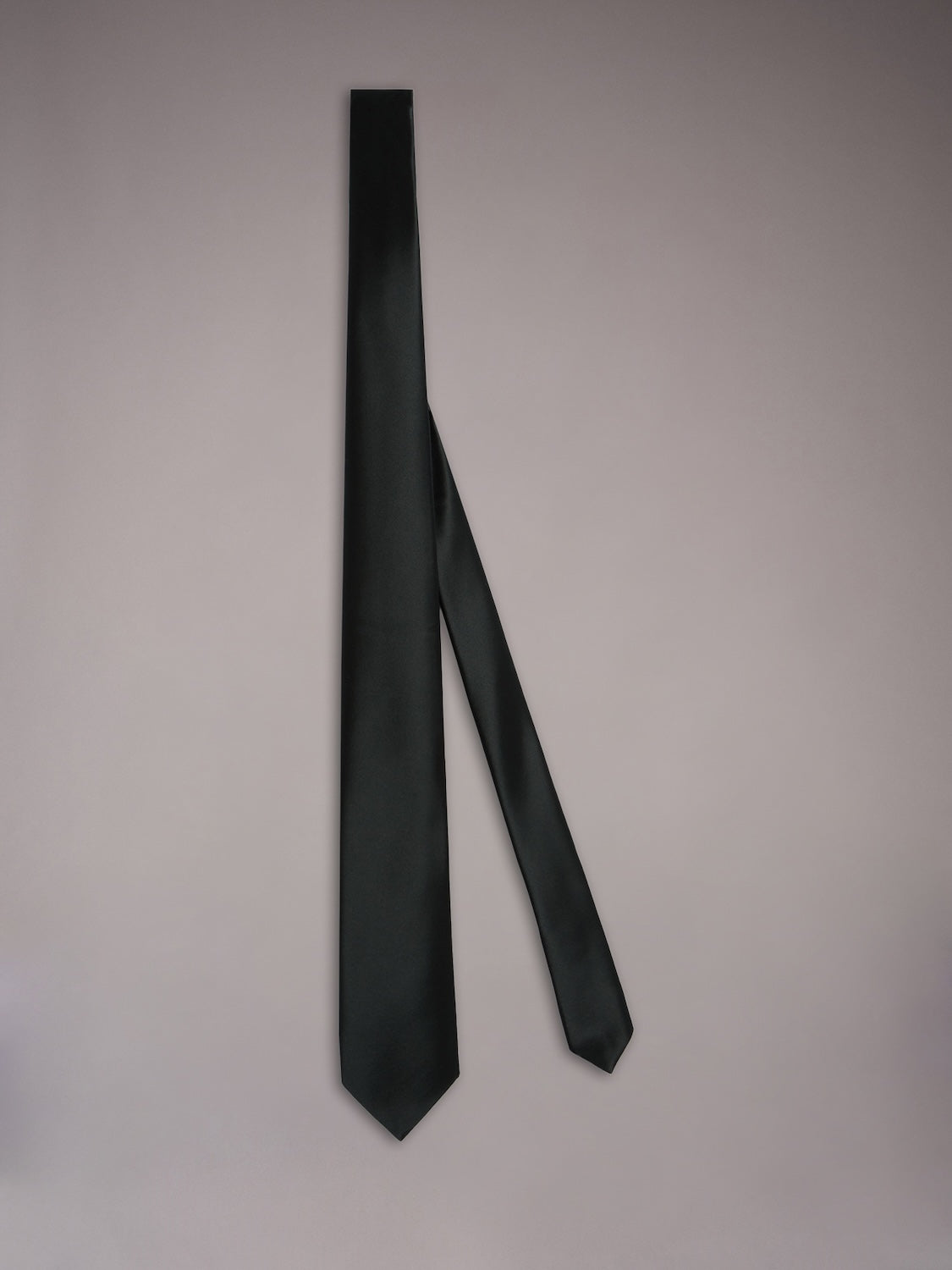 Cravatta in raso di seta nero