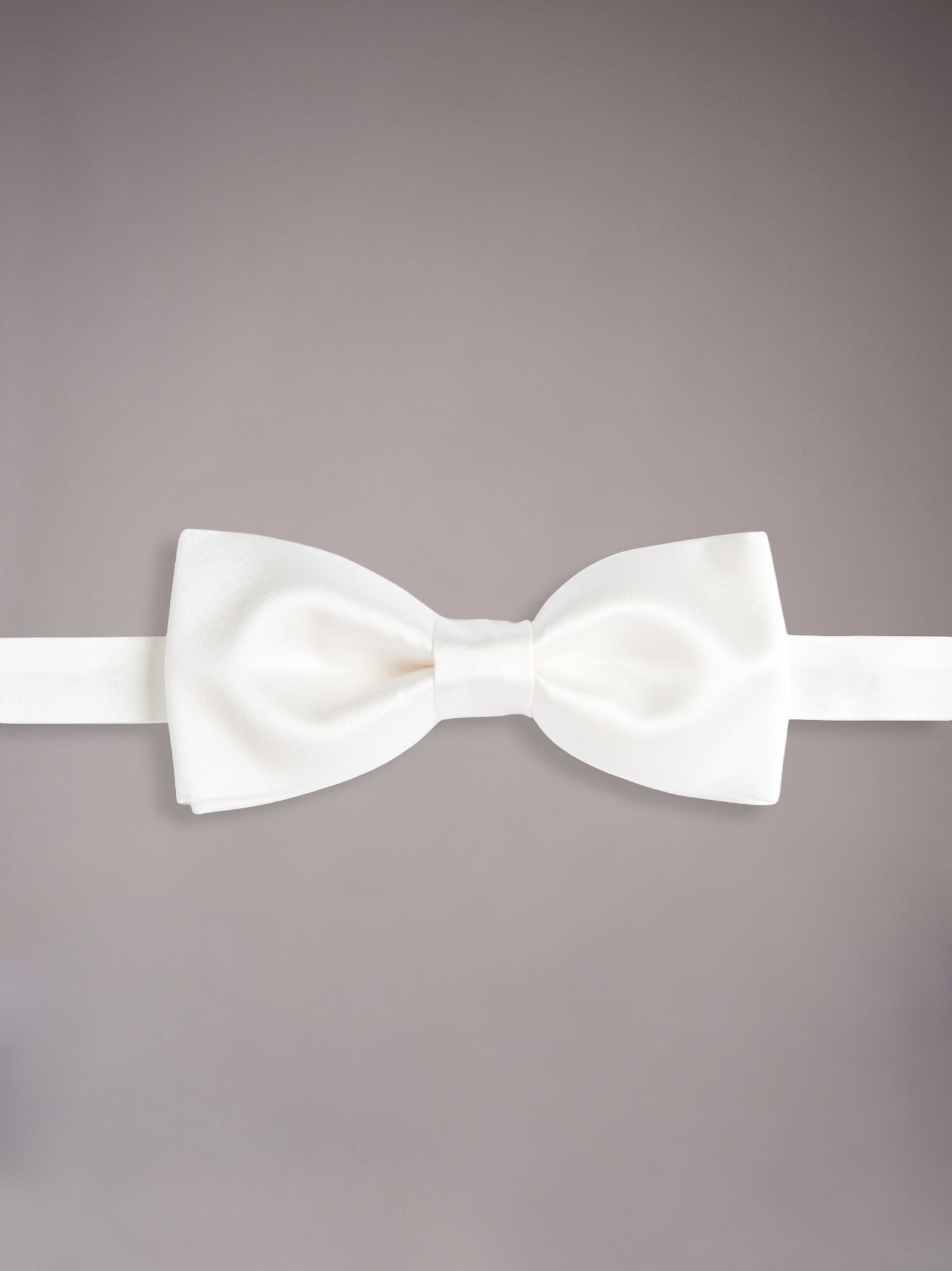 Self-tie bow tie in white silk jacquard