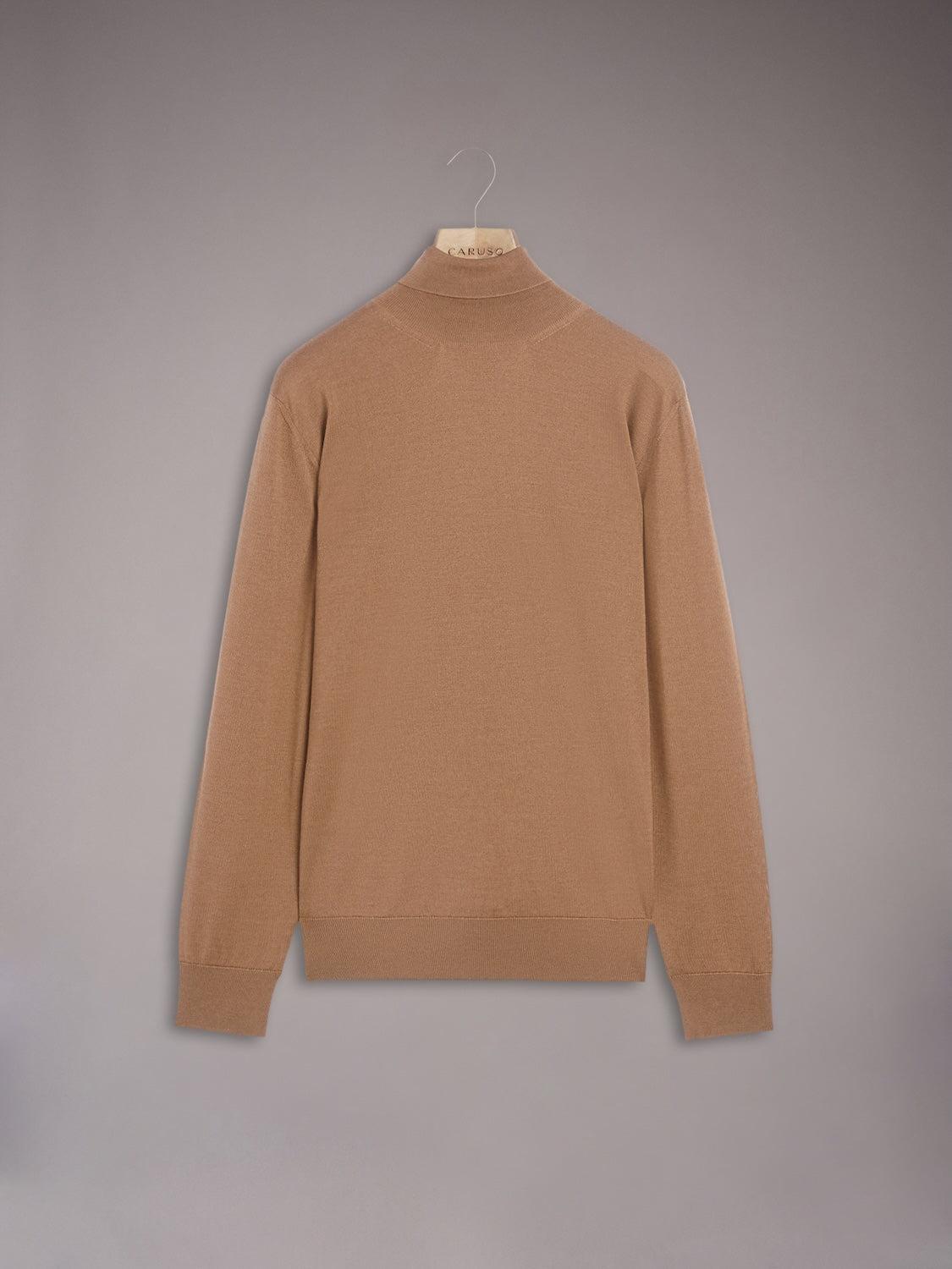 Turtleneck in beige wool, silk and cashmere