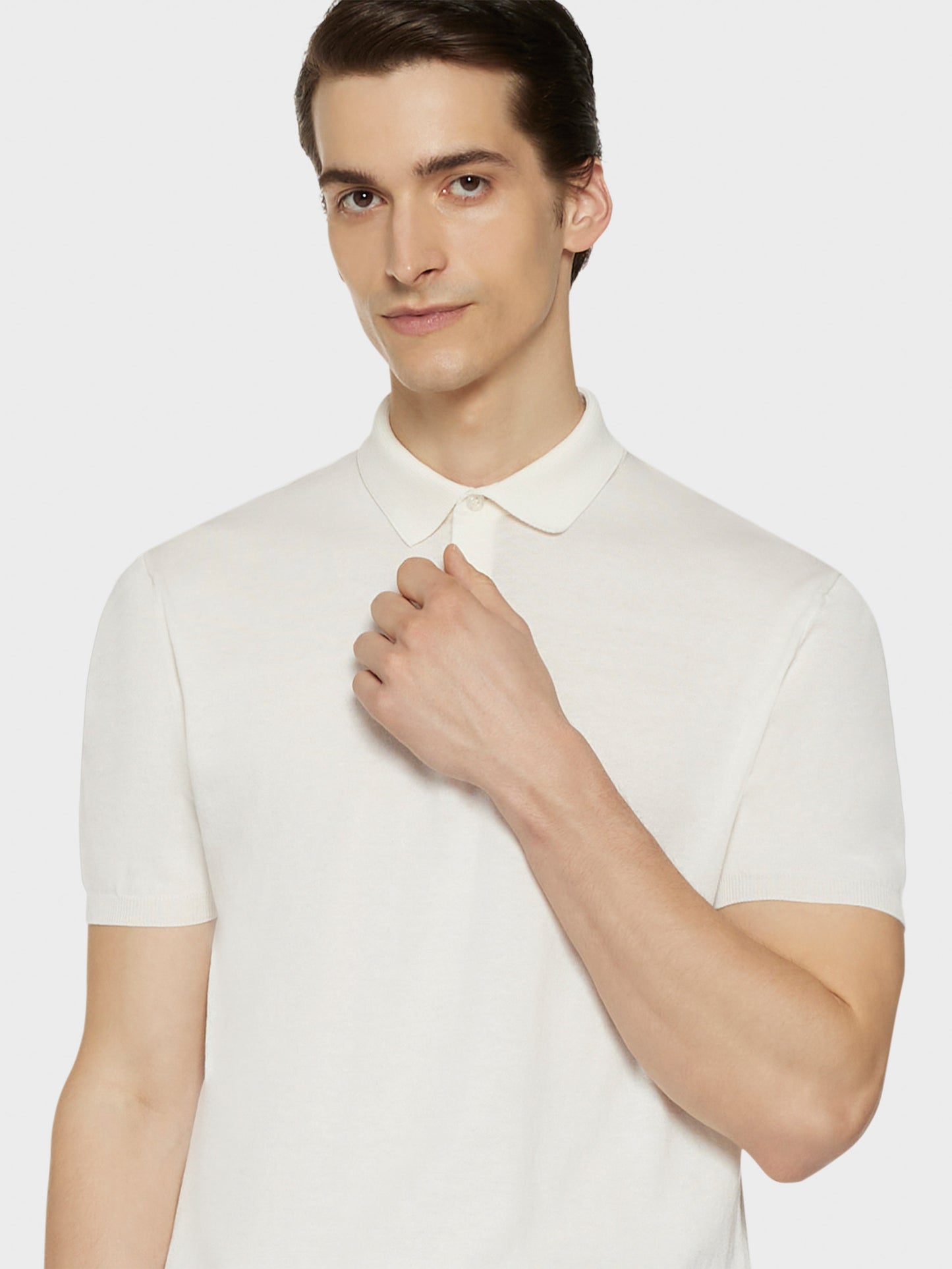 White short-sleeved polo shirt in cotton