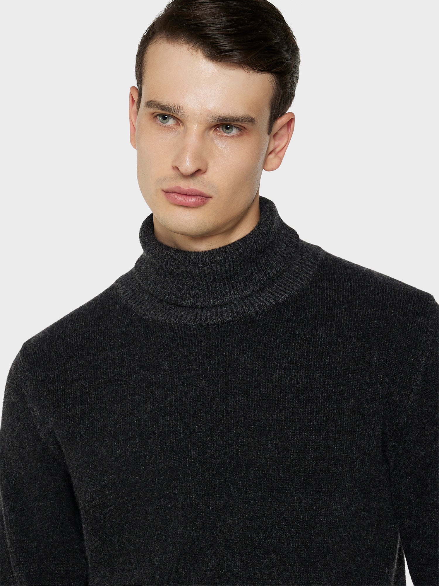 Caruso Menswear Abbigliamento Uomo Maglieria Dolcevita in lana babywool grigio look 5