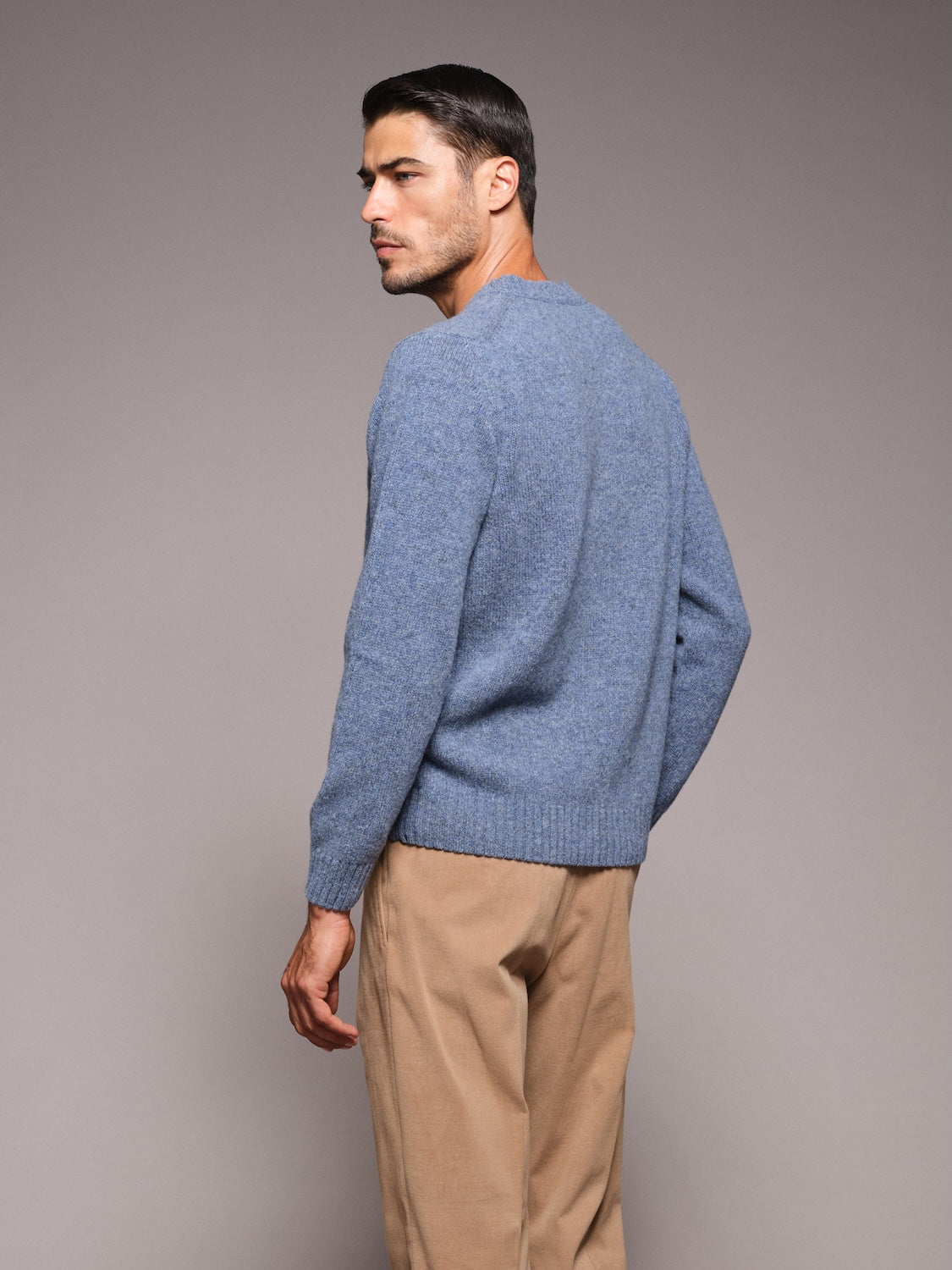 Maglia girocollo in lana Shetland azzurra
