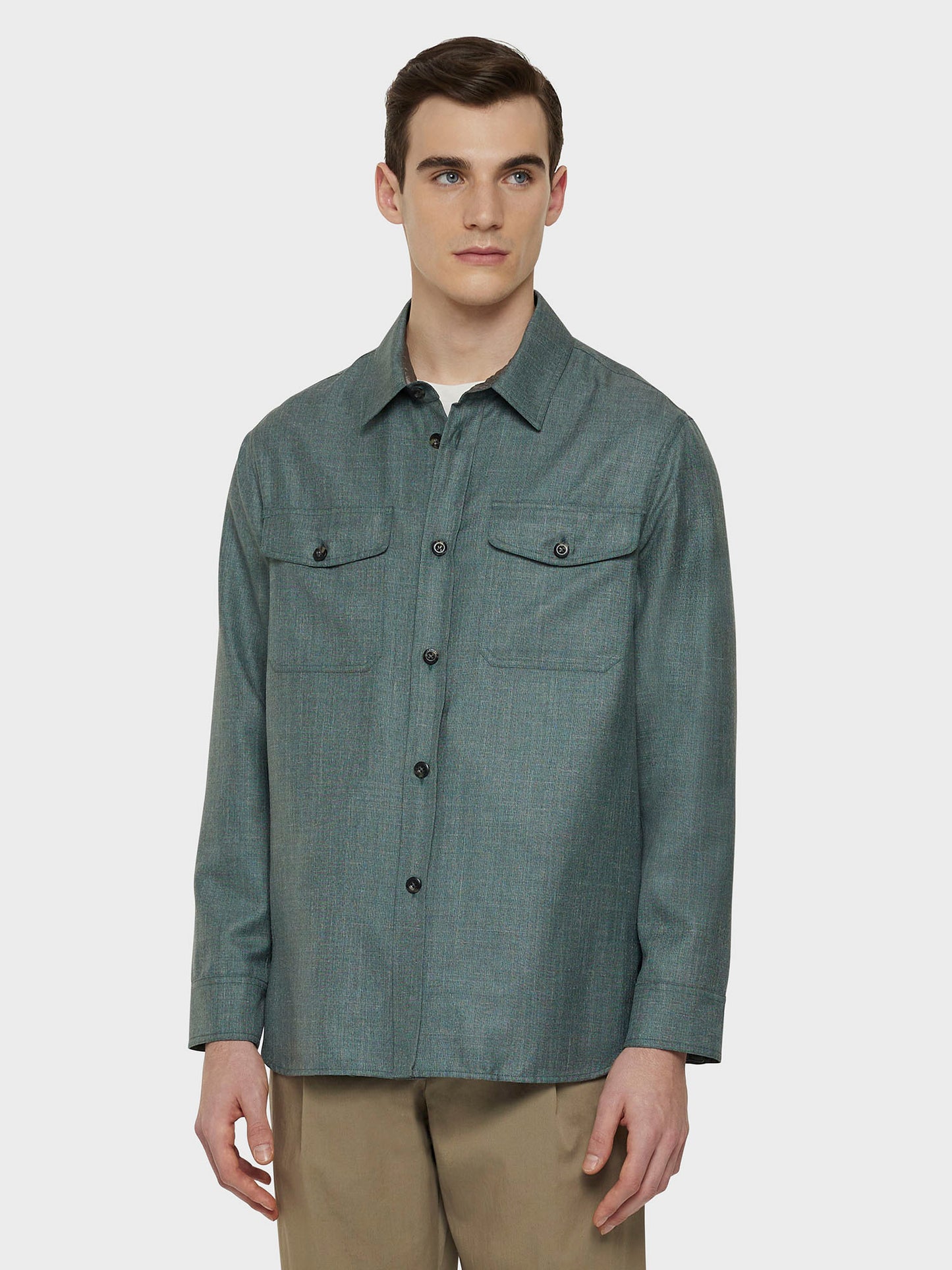 Caruso Menswear Abbigliamento Uomo Overshirt in lana, seta e lino verde indossato front