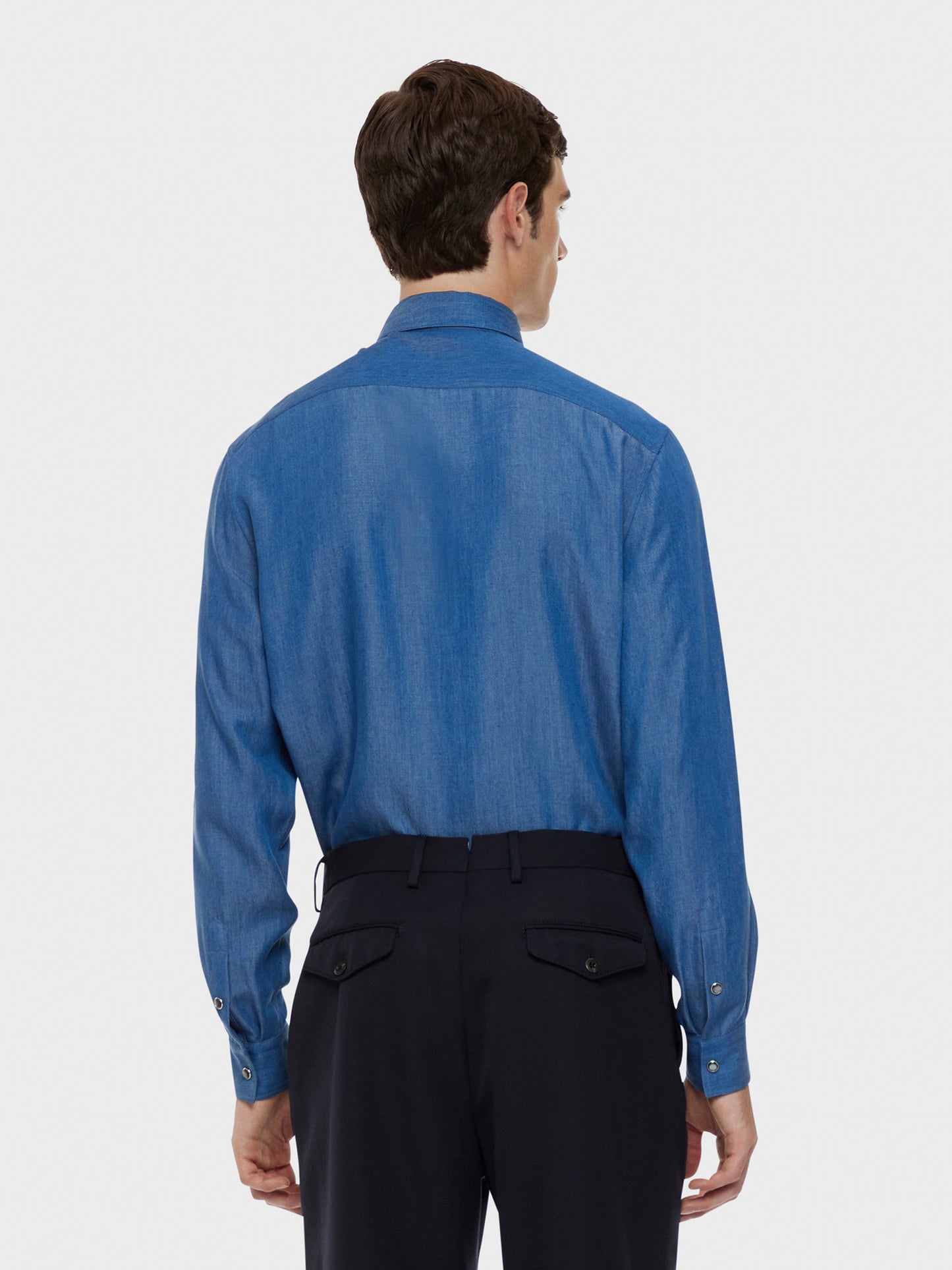 Caruso Menswear Abbigliamento Uomo Camicia in tencel blu denim indossato back