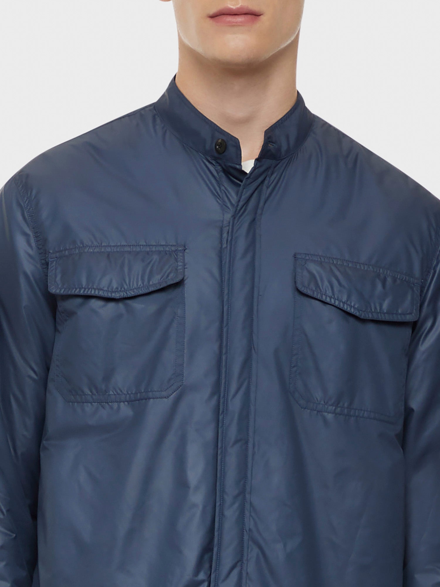 Caruso Menswear Abbigliamento Uomo Overshirt imbottita in nylon blu dettaglio