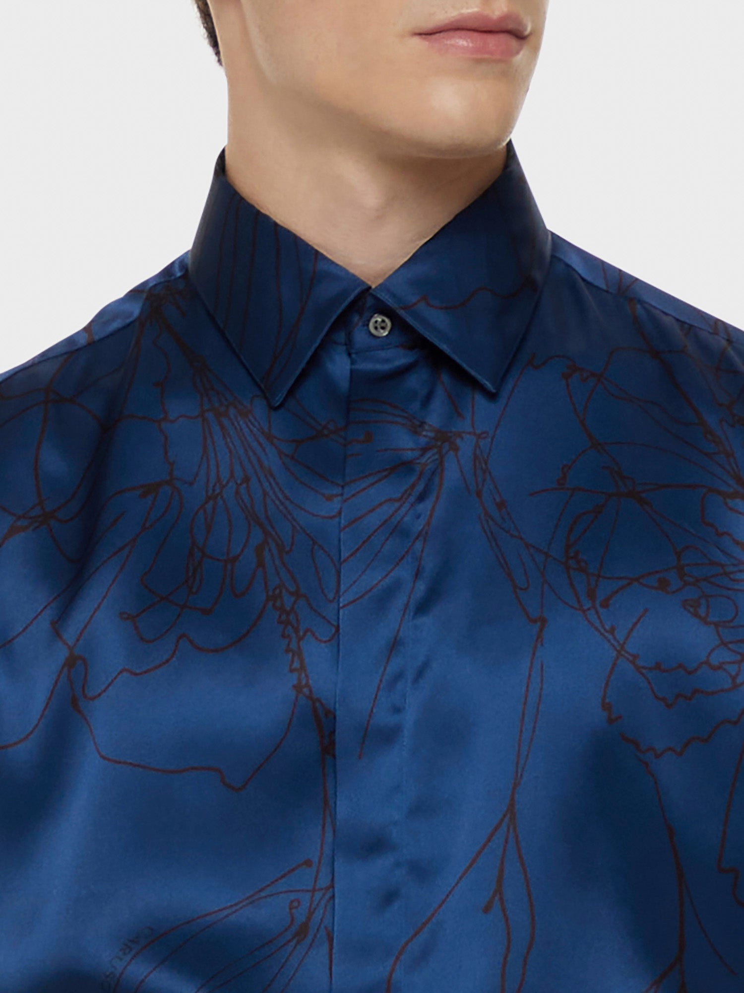 Caruso Menswear Abbigliamento Uomo Camicia in seta floreale blu dettaglio
