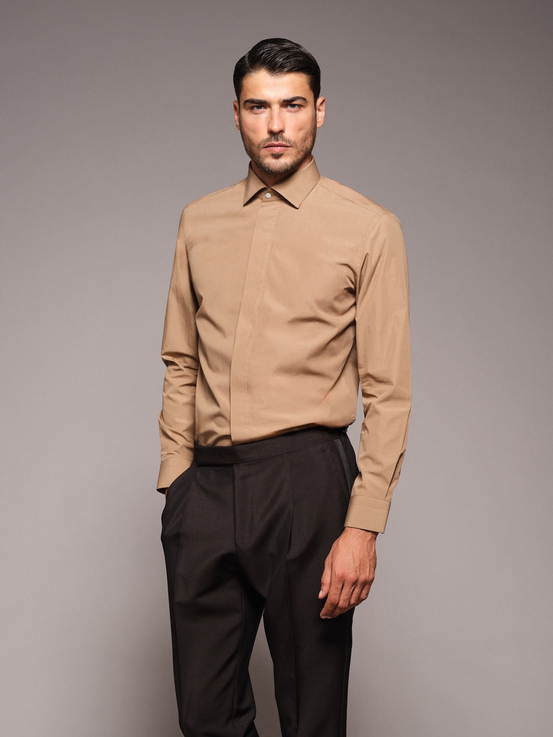 Camicia slim in cotone cannella