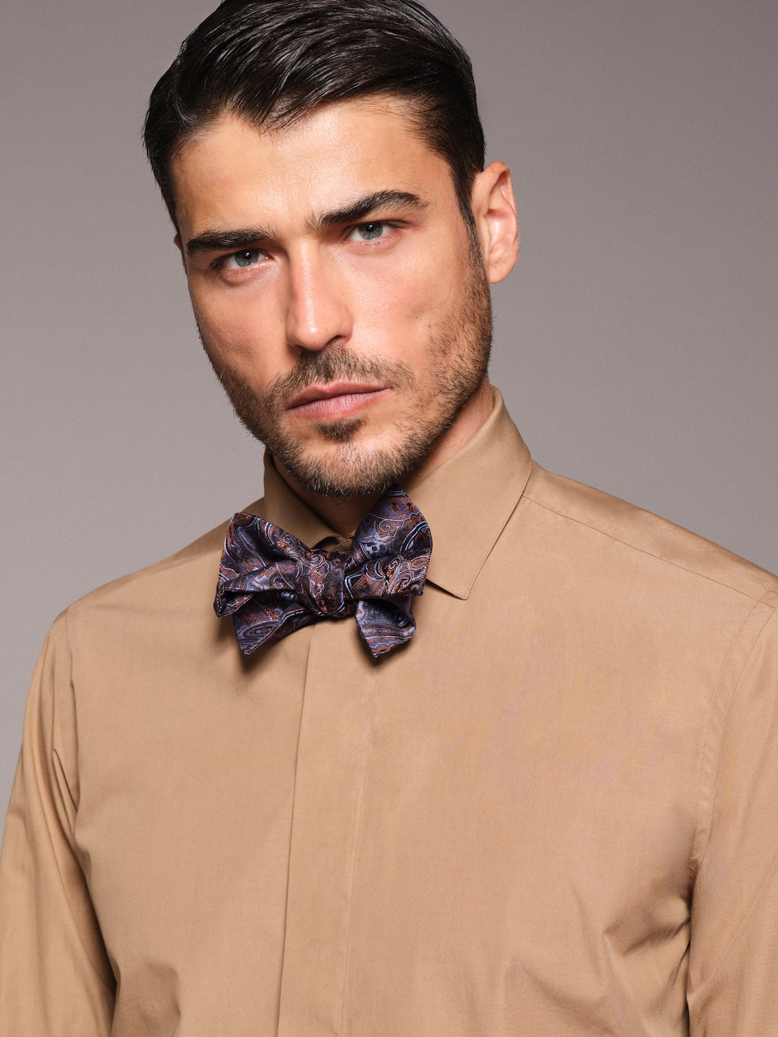 Camicia slim in cotone cannella