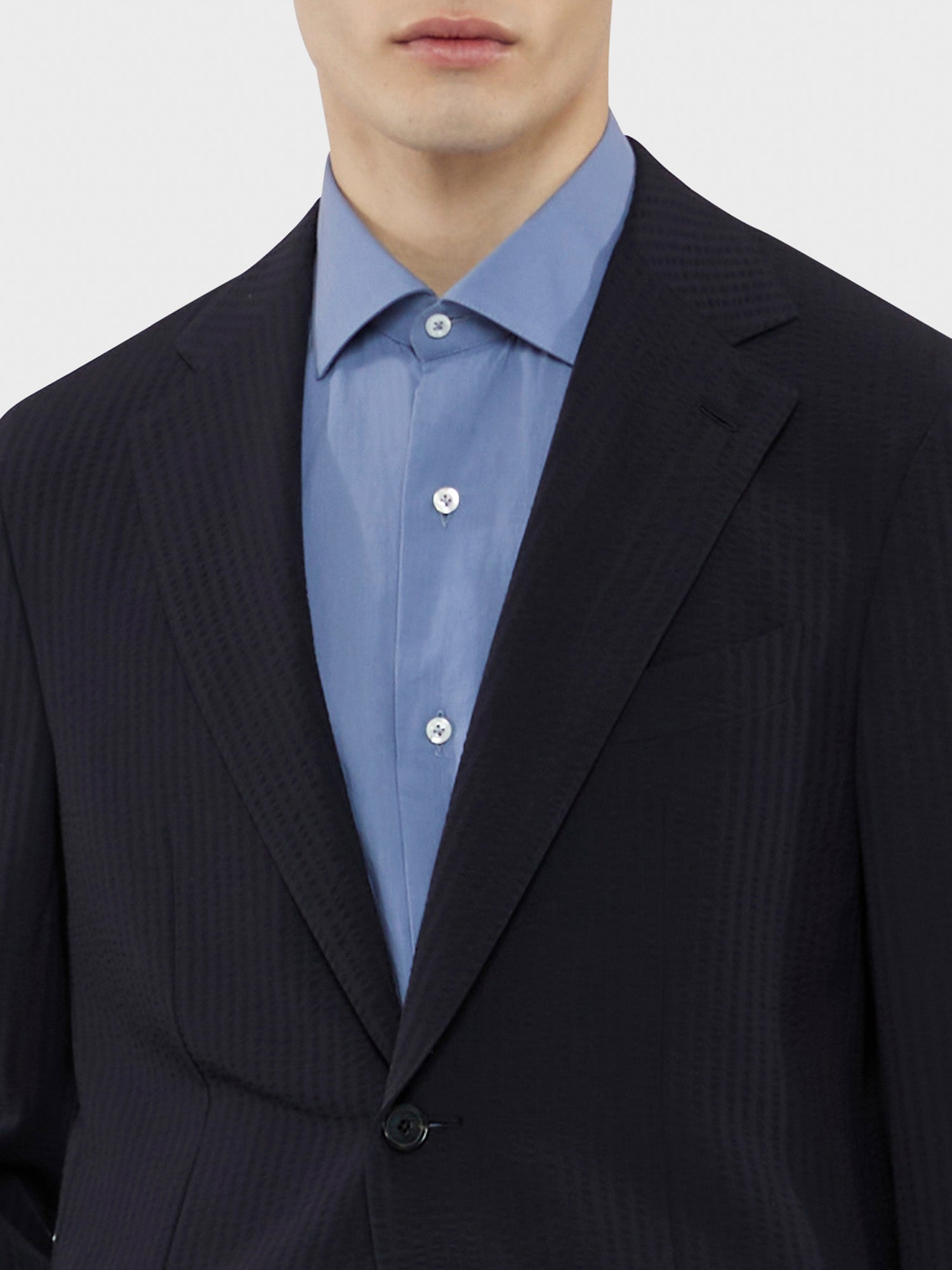 Caruso Menswear Abbigliamento Uomo Abito Aida in Seersucker di lana blu drop 8R dettaglio giacca