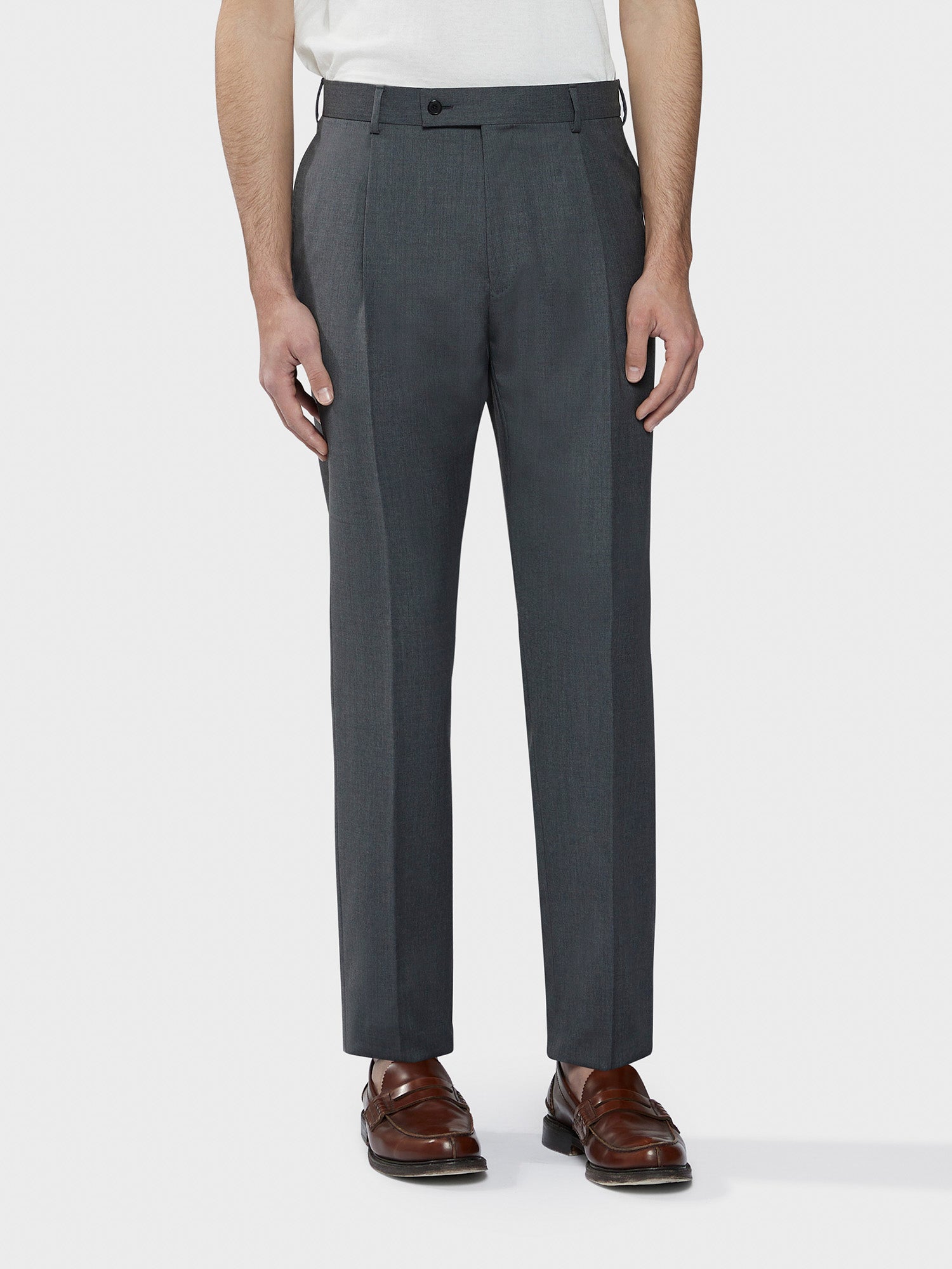 Caruso Menswear Abbigliamento Uomo Pantaloni regular fit in lana grigio indossato
