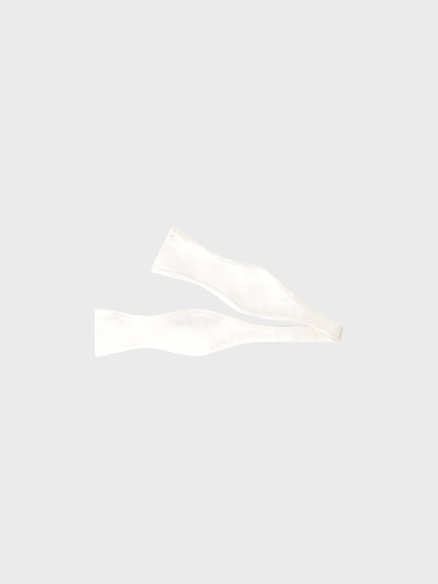 Caruso Menswear Abbigliamento Uomo Papillon da annodare da cerimonia in seta bianco dettaglio
