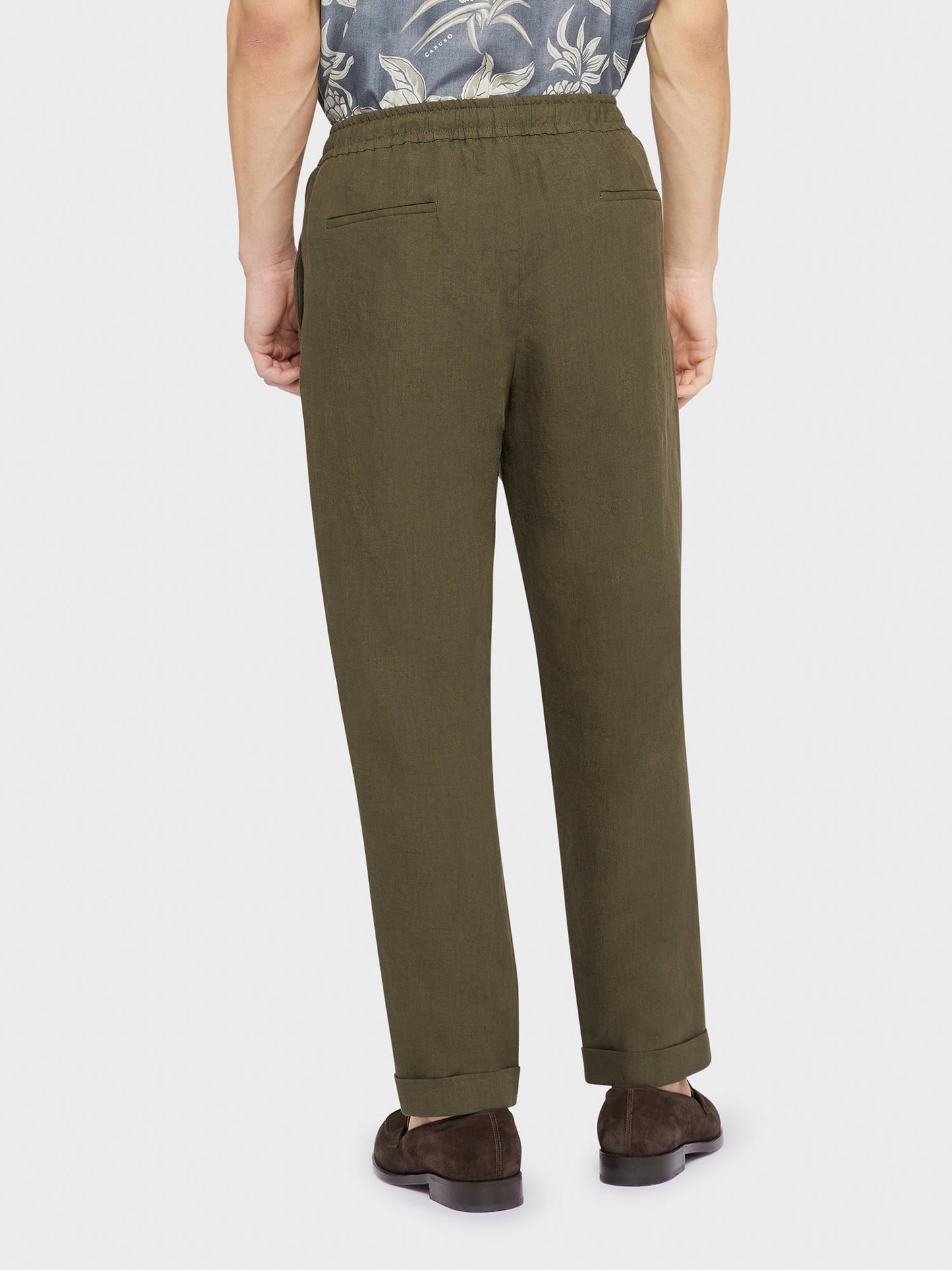 Caruso Menswear Abbigliamento Uomo Pantaloni estivi in lino verde militare indossato back