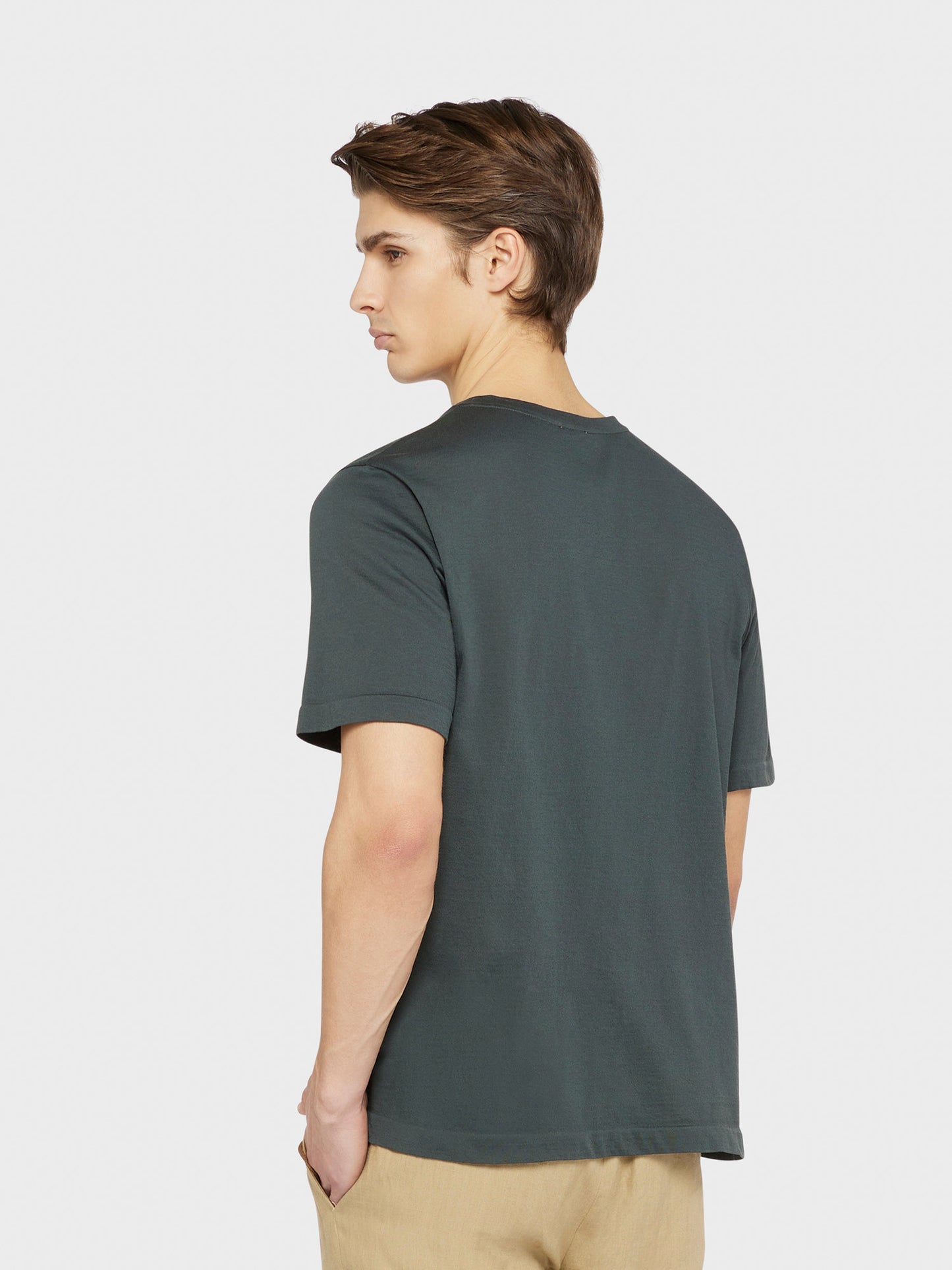 Caruso Menswear Abbigliamento Uomo T-Shirt girocollo seamless in jersey carbone indossato back