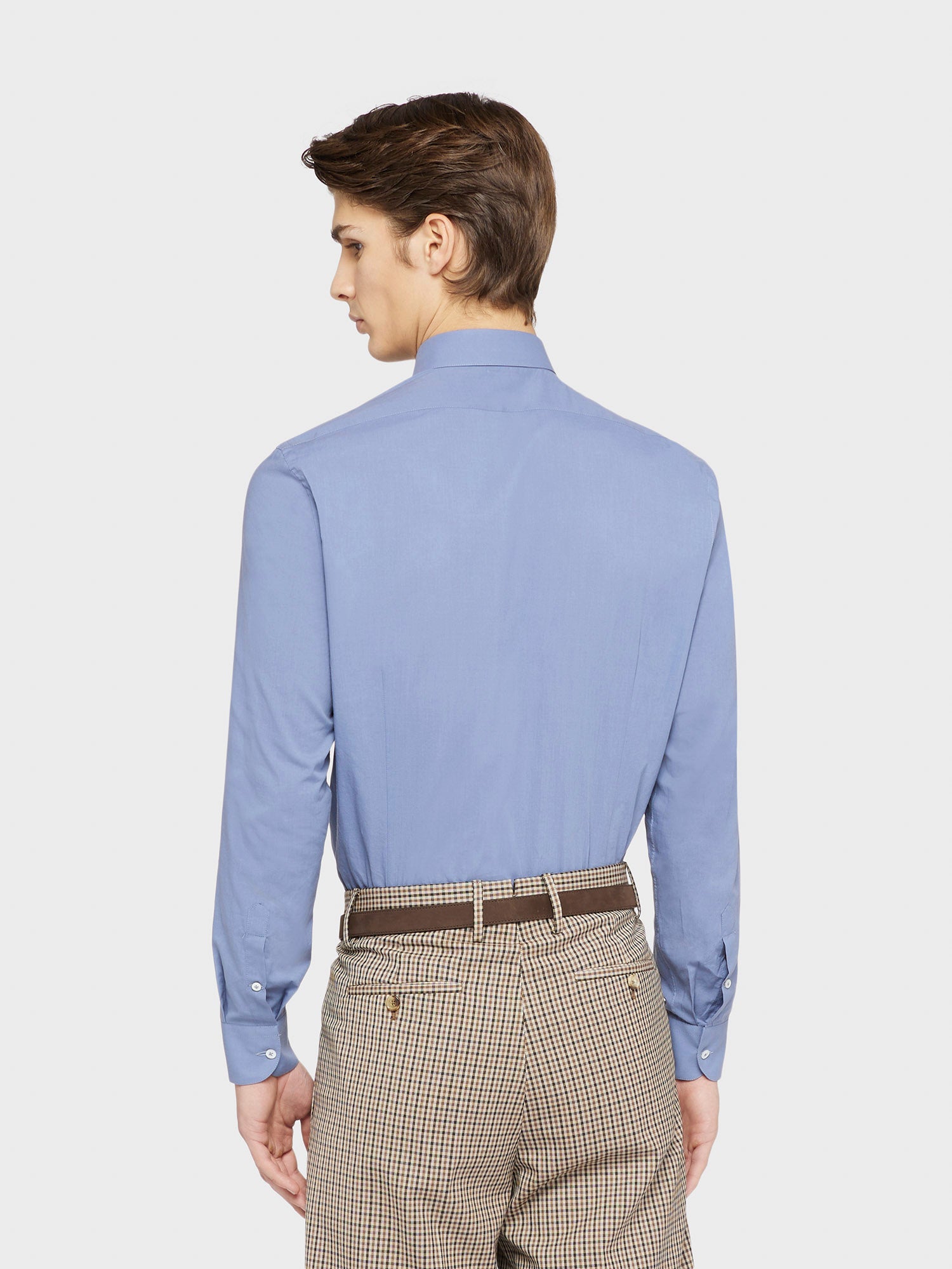 Caruso Menswear Abbigliamento Uomo Camicia slim in cotone color avio indossato back